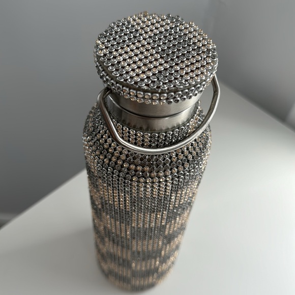 Rhinestone water bottle - Picture 2 of 2